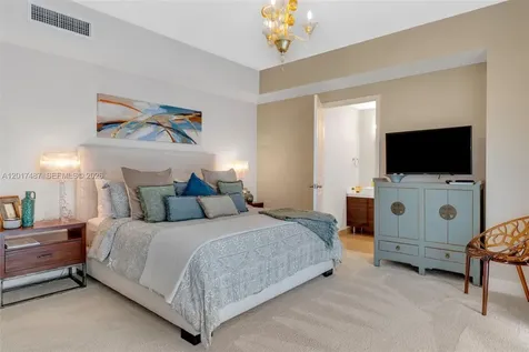 3737 Collins Avenue Miami Beach FL 33140