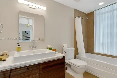 3737 Collins Avenue Miami Beach FL 33140