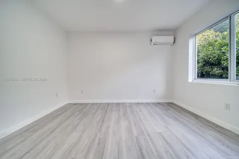 2352 SW 5th Street Miami FL 33135