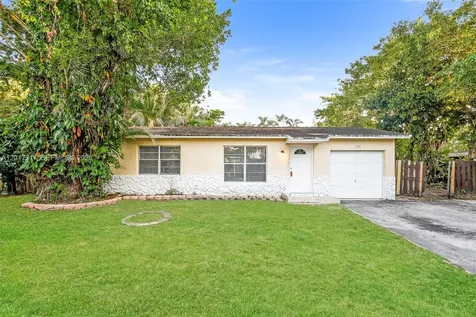 7820 SW 9th Street North Lauderdale FL 33068