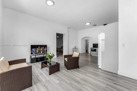 13285 NW 11th Street Miami FL 33182
