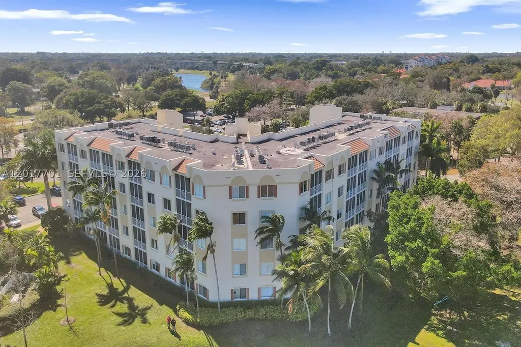 3600 Oaks Clubhouse Drive Pompano Beach FL 33069