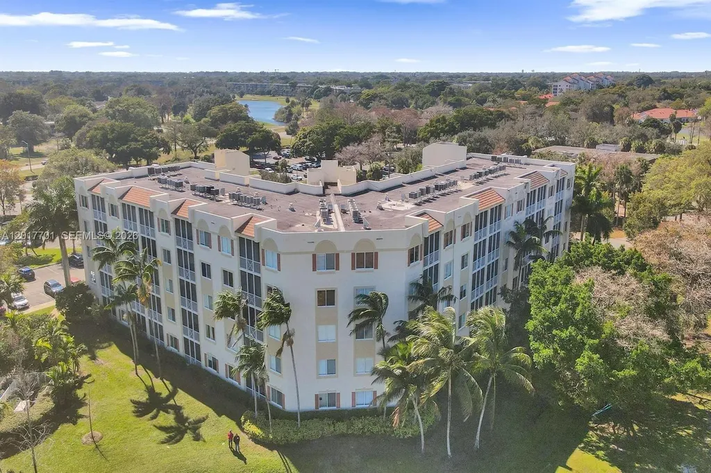 3600 Oaks Clubhouse Drive Pompano Beach FL 33069