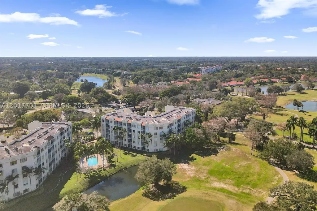 3600 Oaks Clubhouse Drive Pompano Beach FL 33069