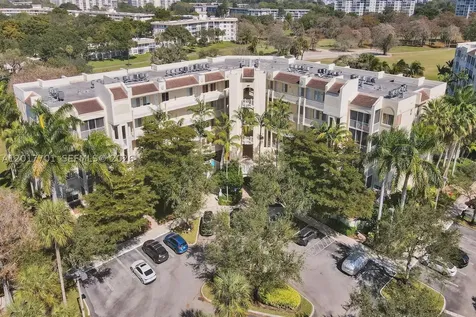 3600 Oaks Clubhouse Drive Pompano Beach FL 33069