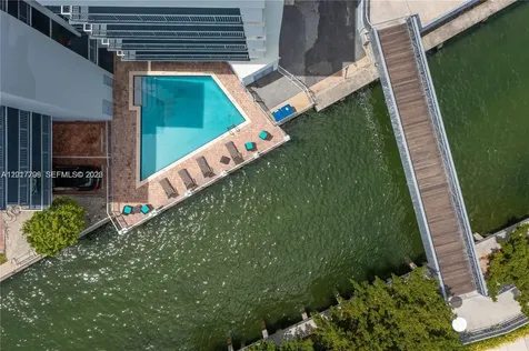 1674 Bay Road Miami Beach FL 33139