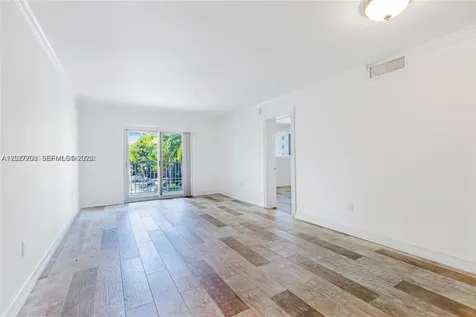 1674 Bay Road Miami Beach FL 33139