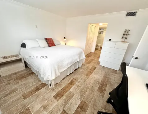 1674 Bay Road Miami Beach FL 33139