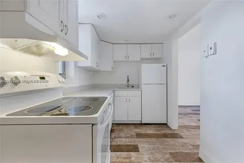 1674 Bay Road Miami Beach FL 33139