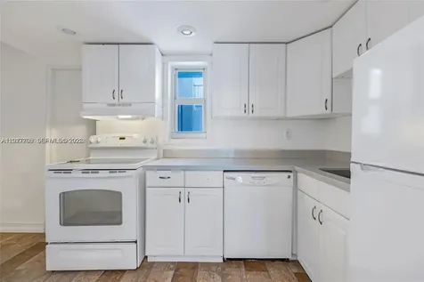 1674 Bay Road Miami Beach FL 33139