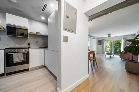 1900 Meridian Avenue Miami Beach FL 33139