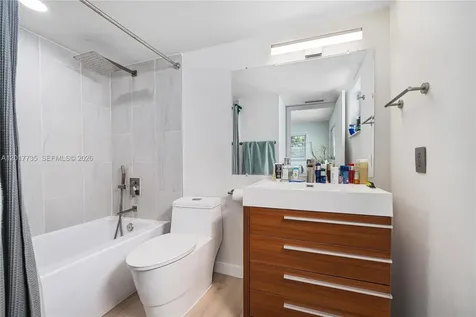 1900 Meridian Avenue Miami Beach FL 33139