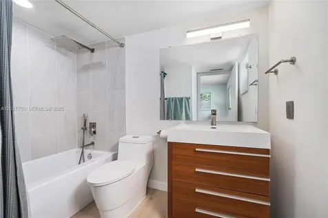 1900 Meridian Avenue Miami Beach FL 33139