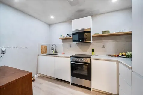 1900 Meridian Avenue Miami Beach FL 33139