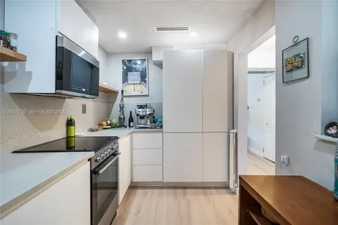 1900 Meridian Avenue Miami Beach FL 33139