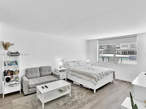 2780 NE 183rd Street Aventura FL 33160