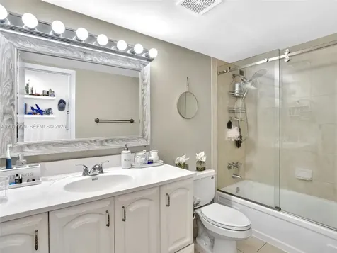 2780 NE 183rd Street Aventura FL 33160