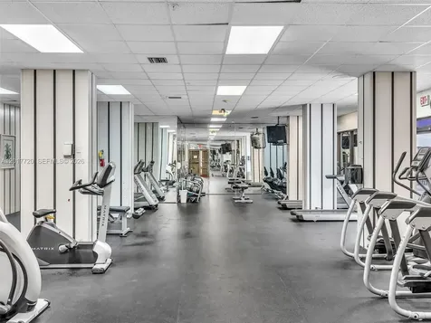 2780 NE 183rd Street Aventura FL 33160