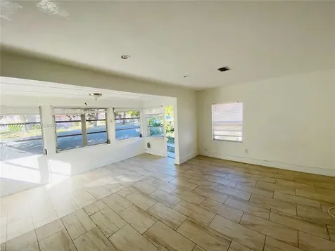 2230 NW 51st Terrace Miami FL 33142