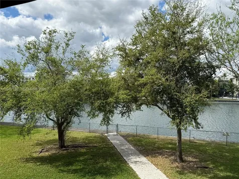 8260 SW 210th Street Cutler Bay FL 33189