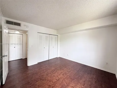 8260 SW 210th Street Cutler Bay FL 33189