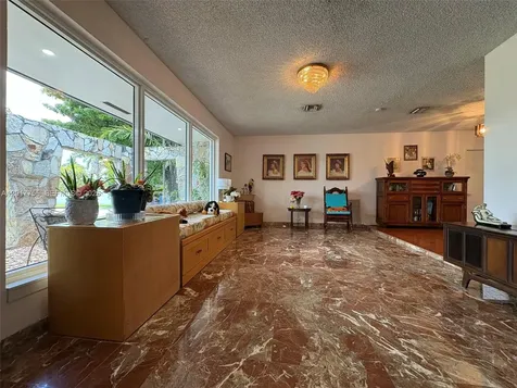 220 NW 130th Avenue Miami FL 33182