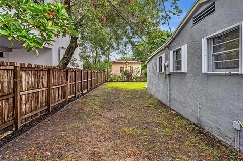 2636 SW 29th Court Miami FL 33133