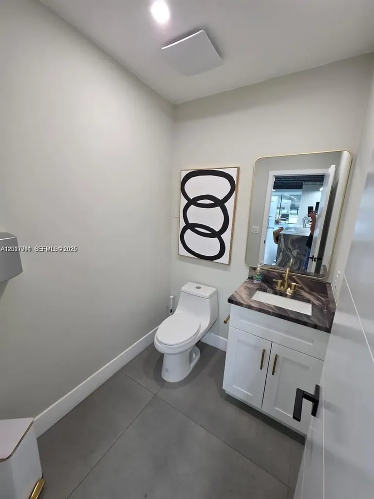 2429 Davie Boulevard Fort Lauderdale FL 33312