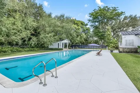 6845 SW 98th Street Pinecrest FL 33156