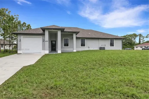 4501/4503 SW 15th Street Lehigh Acres FL 33973
