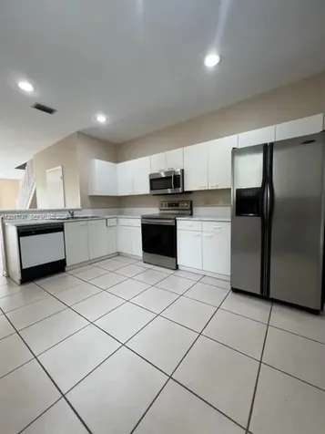 2434 Cordoba Bend Weston FL 33327