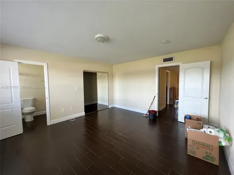 7106 NW 169th Street Hialeah FL 33015