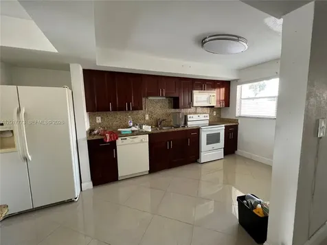 7106 NW 169th Street Hialeah FL 33015