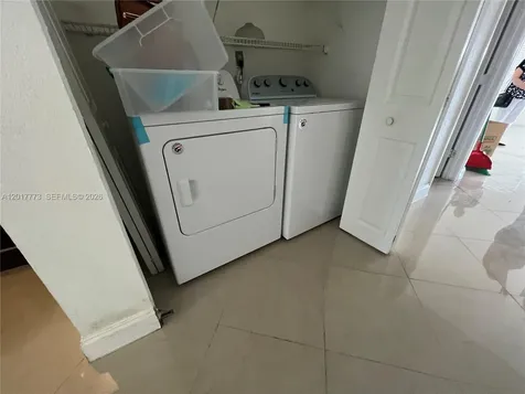 7106 NW 169th Street Hialeah FL 33015