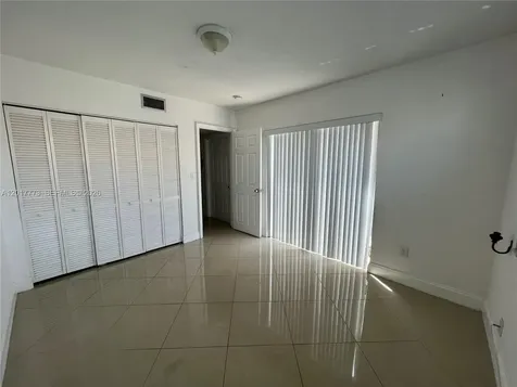 7106 NW 169th Street Hialeah FL 33015