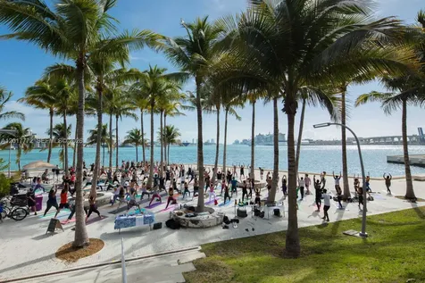 900 Biscayne Boulevard Miami FL 33132
