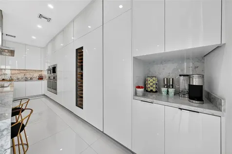 88 SW 7th Street Miami FL 33130