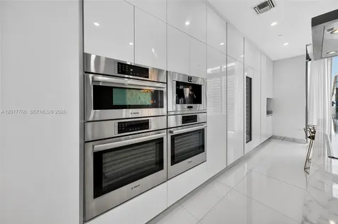 88 SW 7th Street Miami FL 33130