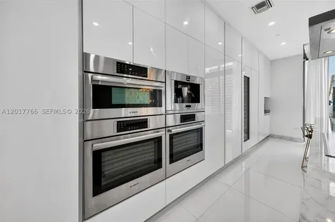 88 SW 7th Street Miami FL 33130