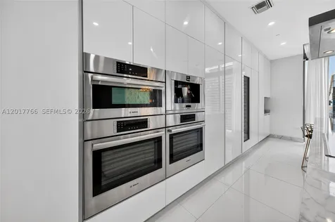 88 SW 7th Street Miami FL 33130