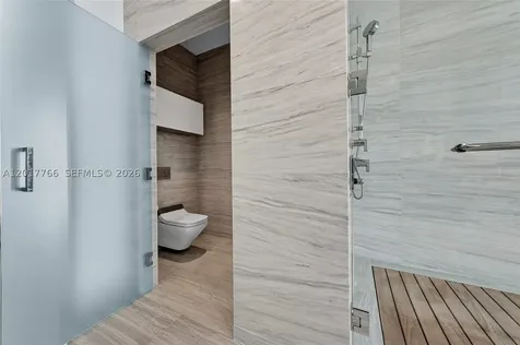 88 SW 7th Street Miami FL 33130