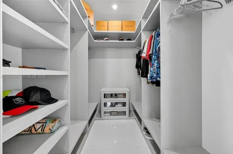 88 SW 7th Street Miami FL 33130