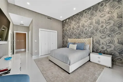 88 SW 7th Street Miami FL 33130