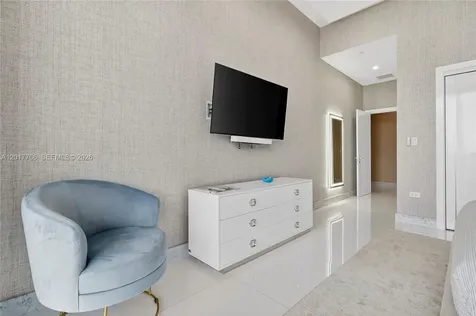 88 SW 7th Street Miami FL 33130