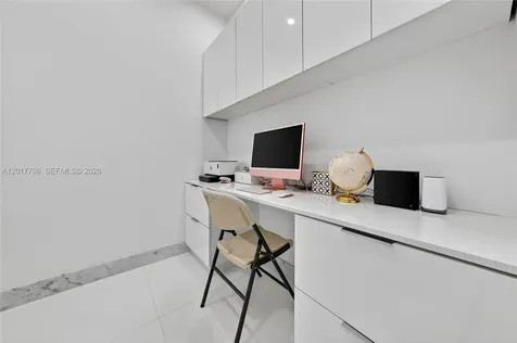 88 SW 7th Street Miami FL 33130