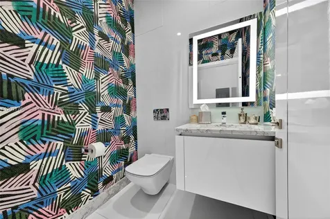88 SW 7th Street Miami FL 33130