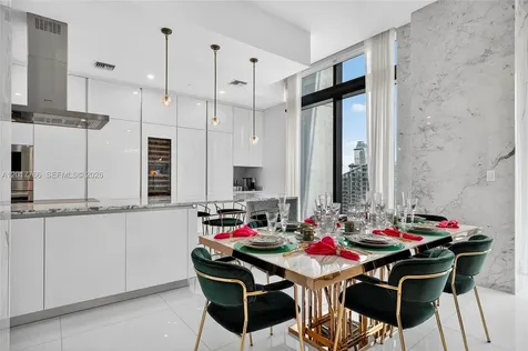 88 SW 7th Street Miami FL 33130