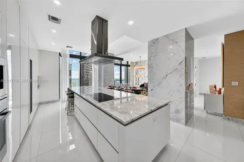 88 SW 7th Street Miami FL 33130