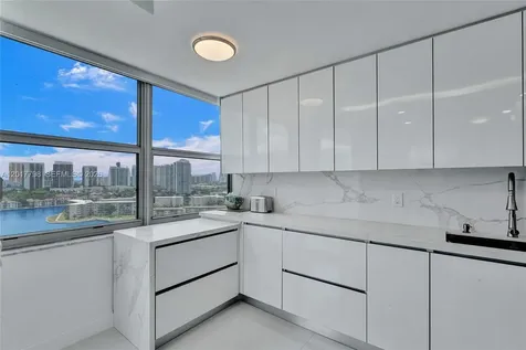 18041 Biscayne Boulevard Aventura FL 33160