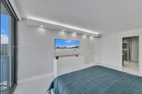 18041 Biscayne Boulevard Aventura FL 33160